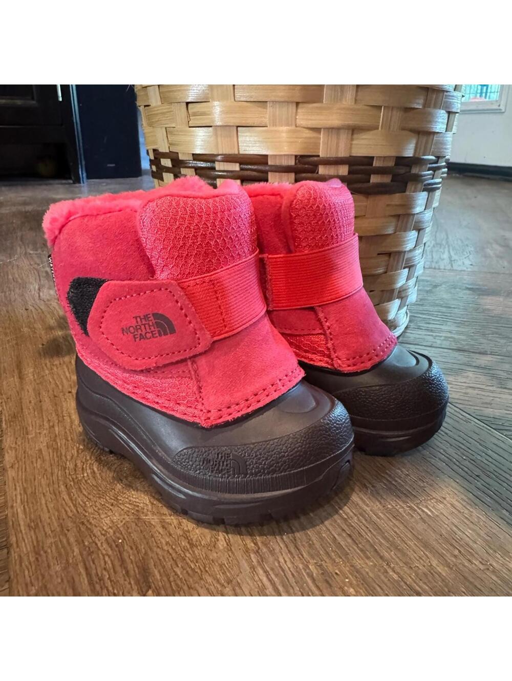 The North Face Alpenglow II (Toddler) Paradise Pink/Root Brown sz 4 NWOB